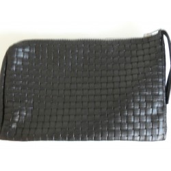 BOLSO DE MANO PIEL TRENZADA